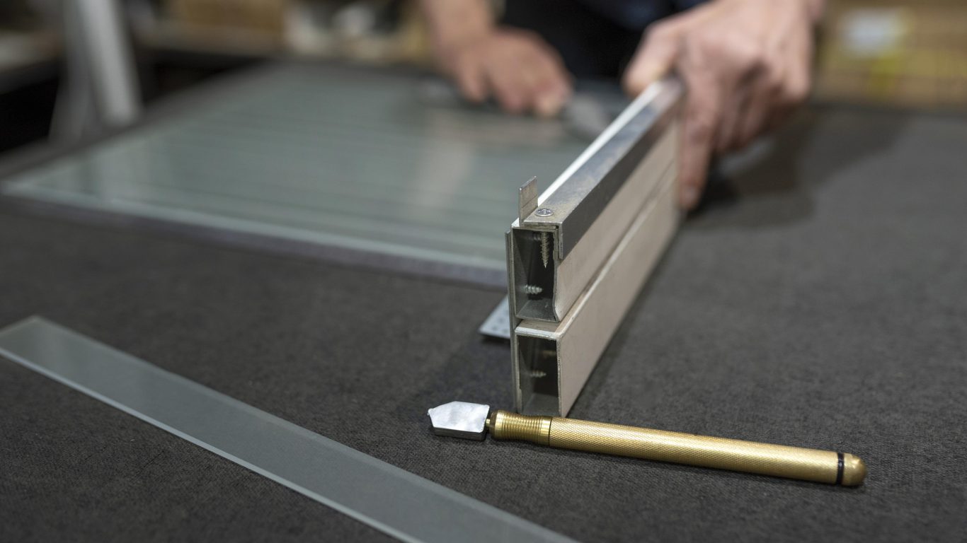 glass and aluminum services in sharjah